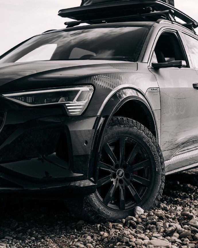 Audi Q8 E-Tron Edition Dakar