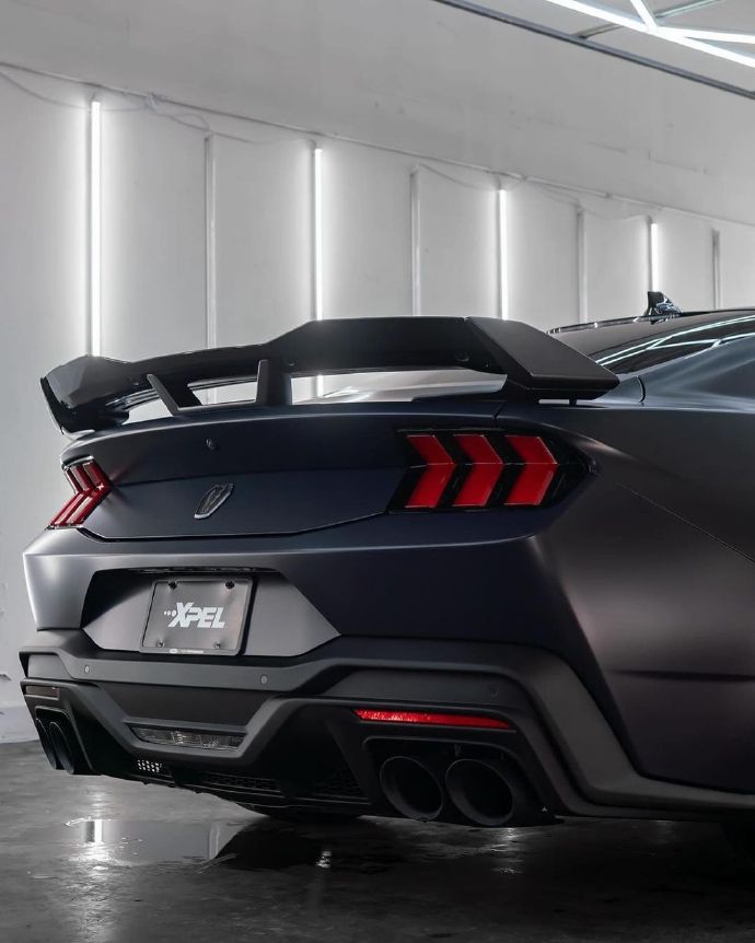 Mustang DarkHorse